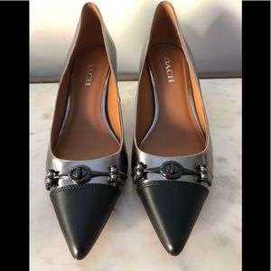 Coach pumps